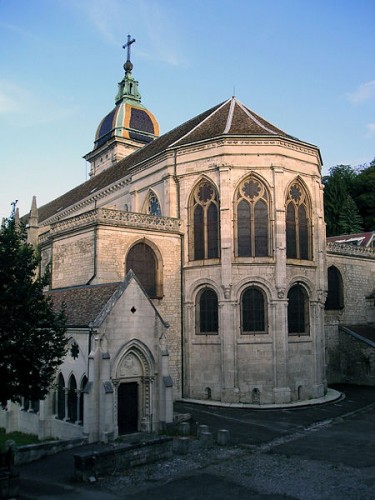 CATHéDRALE SAINT-JEAN ET SON HORLOGE ASTRONOMIQUE